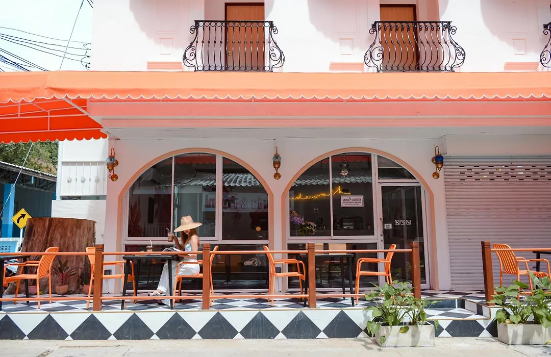Sidewalk Boutique Hotel-1